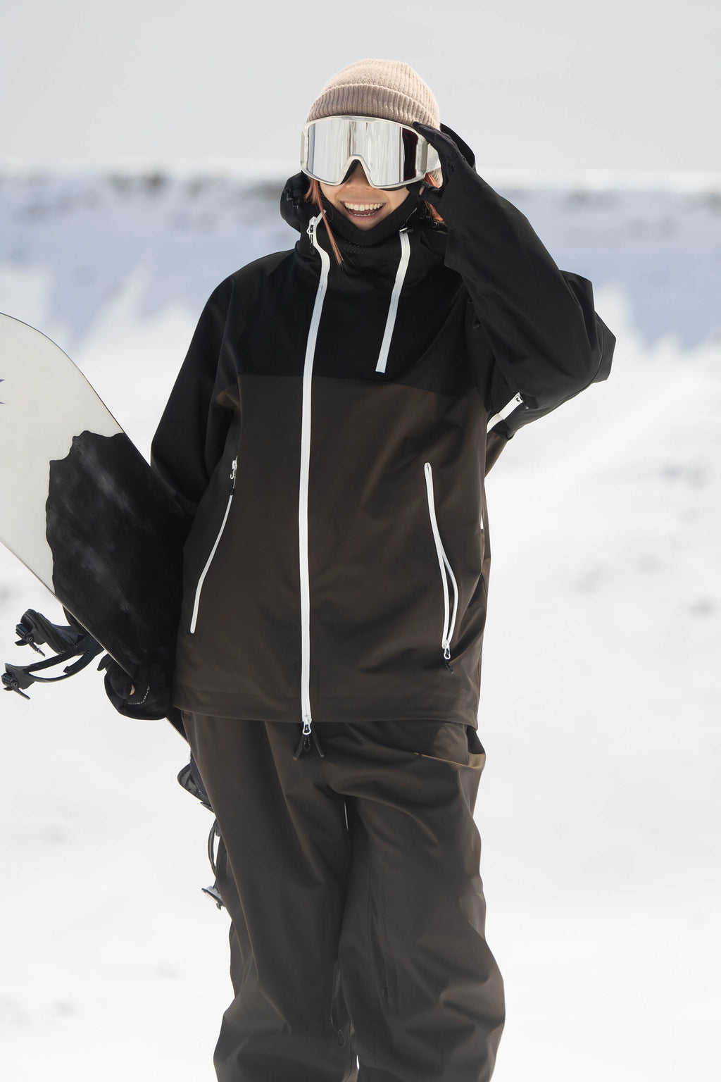 Women's White & Black Asym-Zip Face-Vent Ski Jacket Waterproof Insulated Snow Jacket