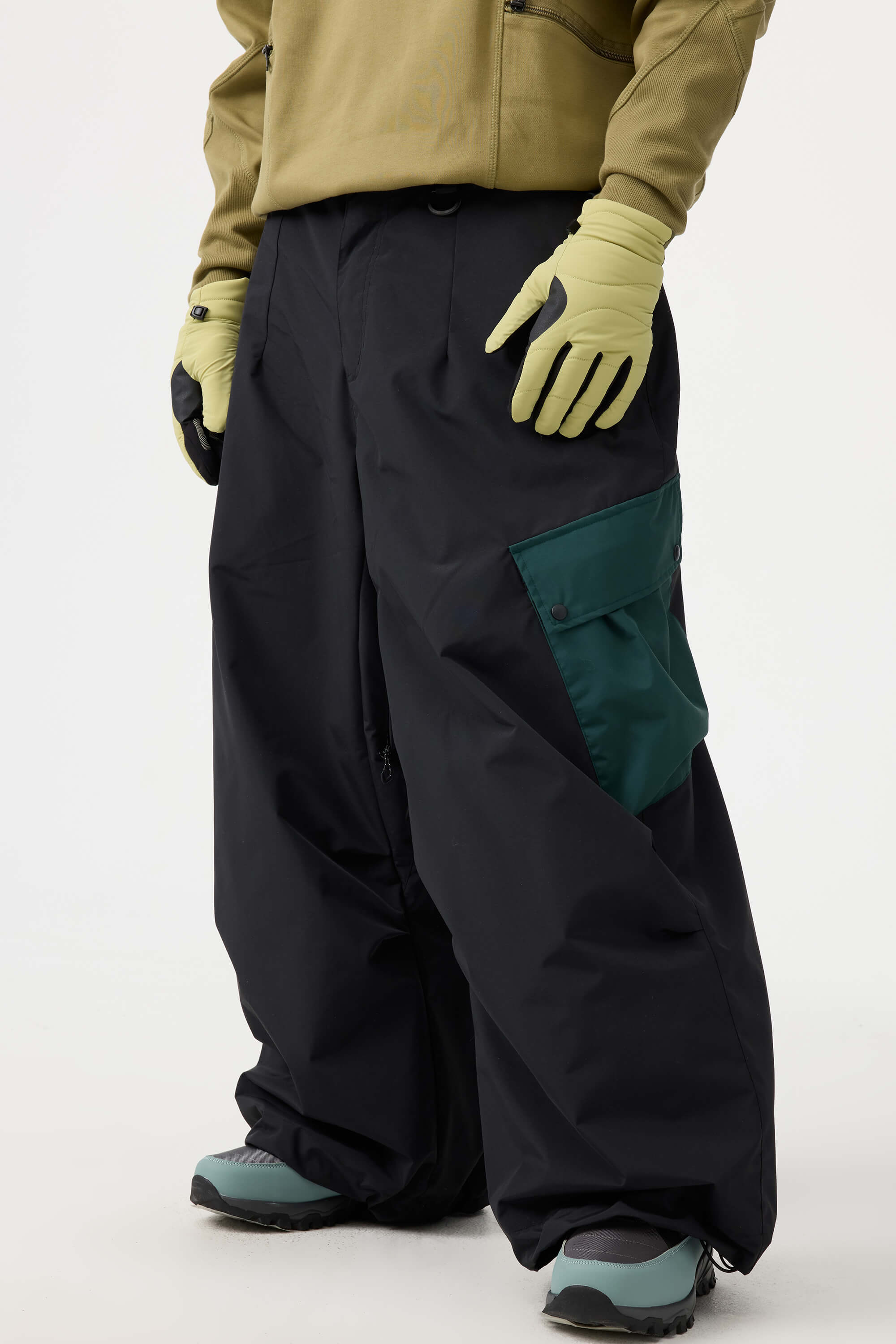 Men's Black Baggy Color-Blocked Ski Pants Cargo Pocket Snow Pants Main image