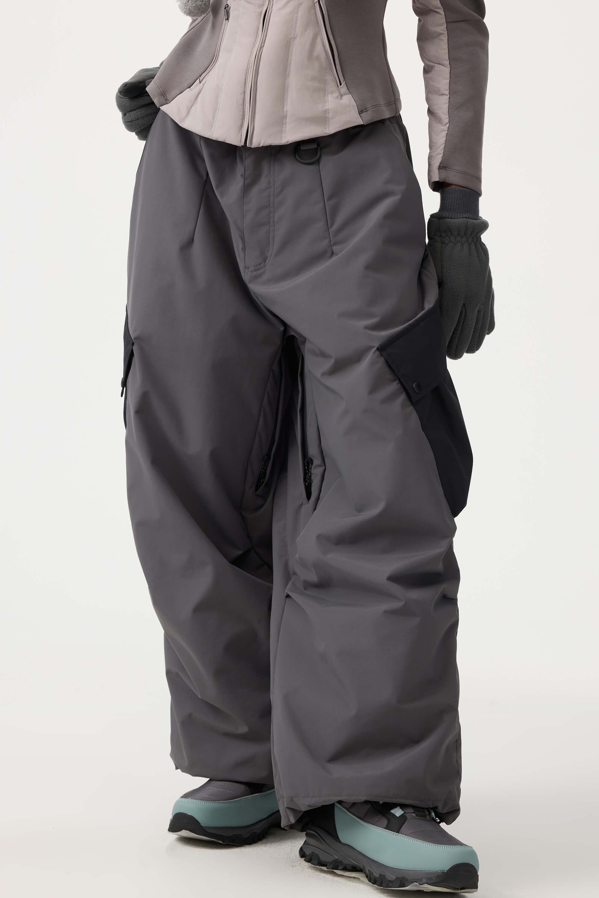 Women's Black Baggy Color-Blocked Ski Pants Cargo Pocket Snow Pants