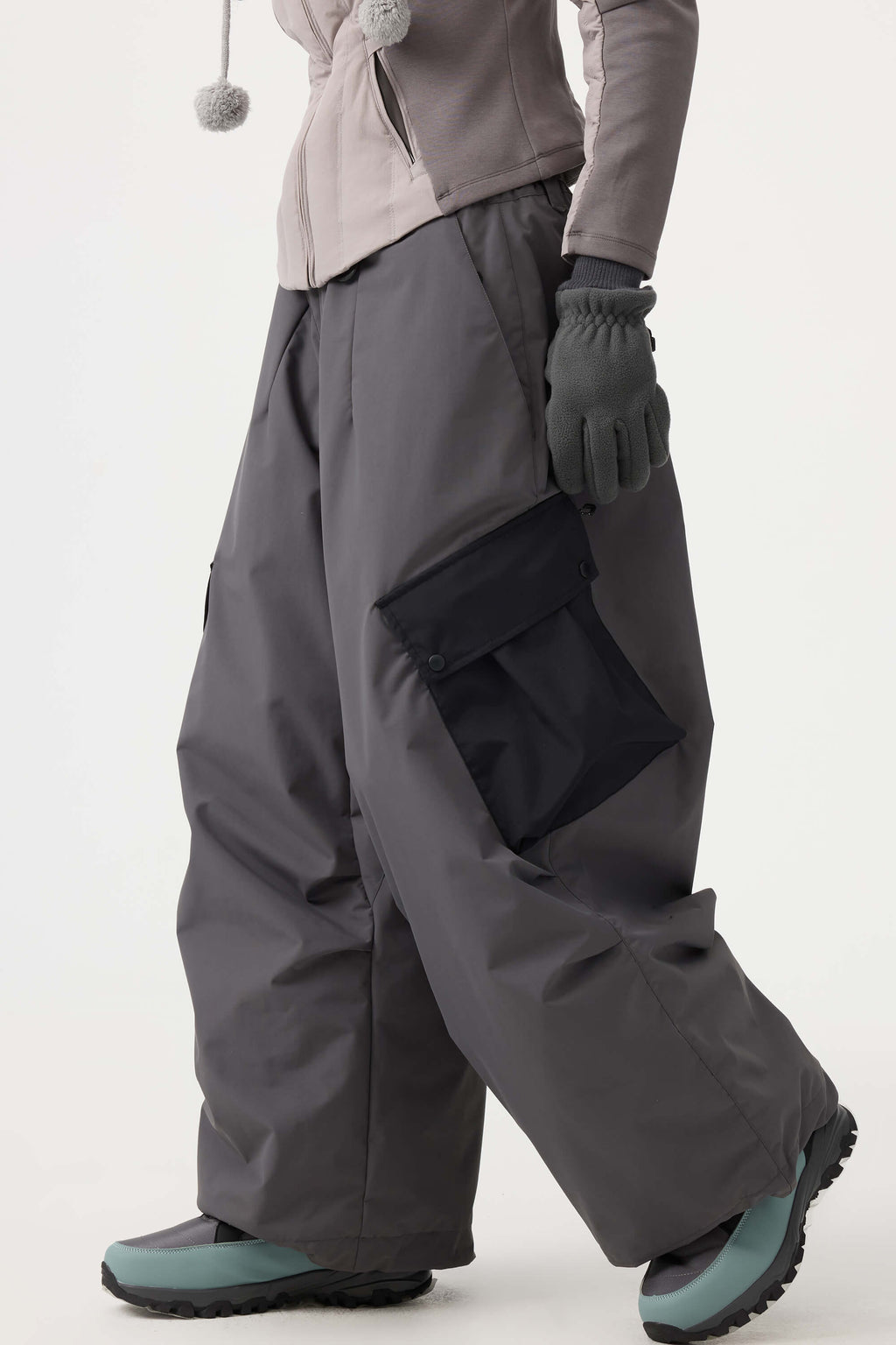 Women's Black Baggy Color-Blocked Ski Pants Cargo Pocket Snow Pants